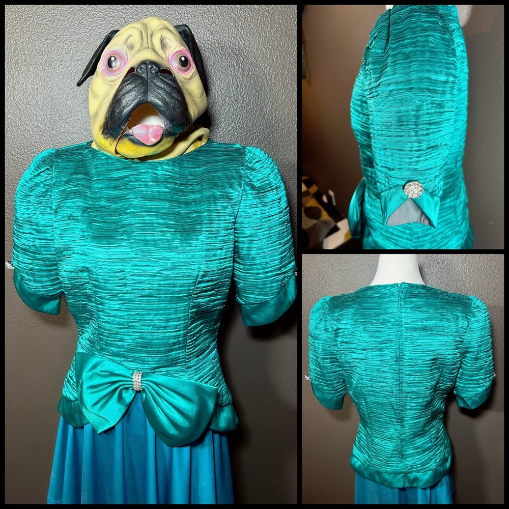 Glam Gal, VINTAGE, ruched, bejeweled bow top!!